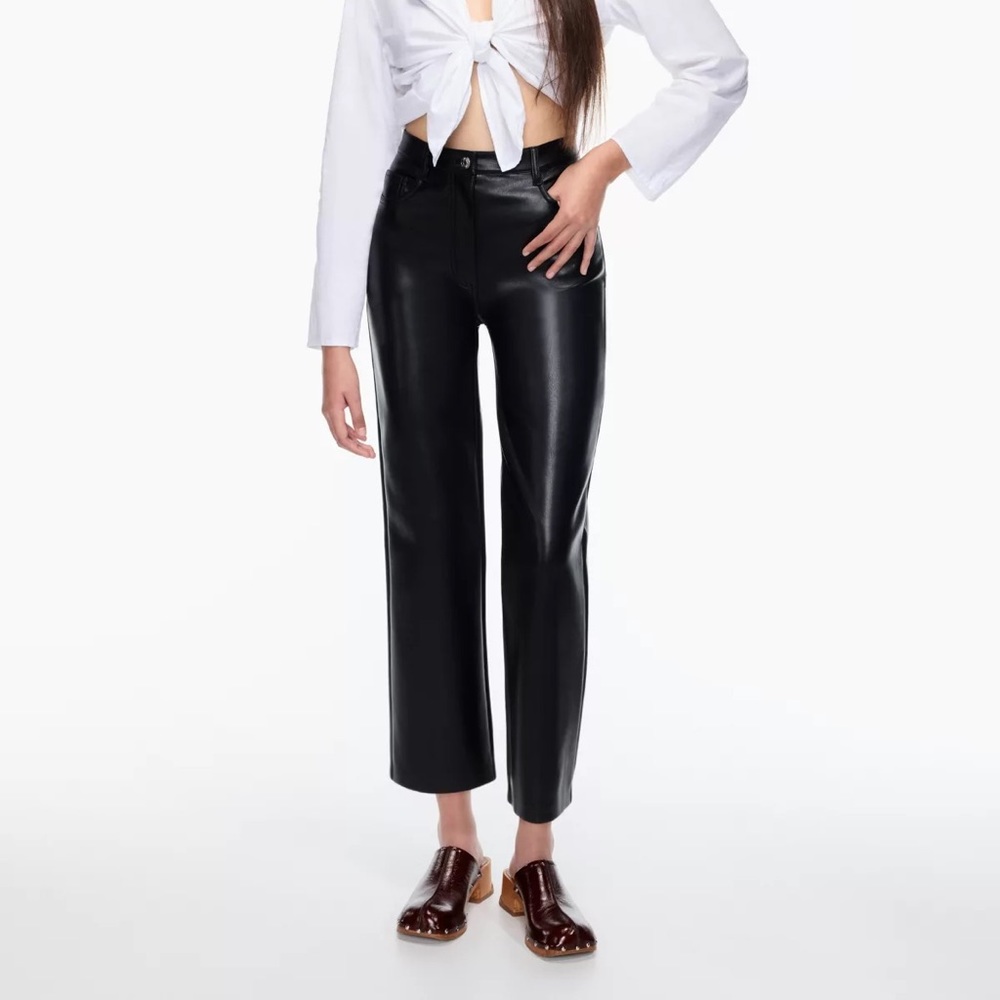 Aritzia Wilfred The Melina™ Cropped Pant
High-waisted Vegan Leather
